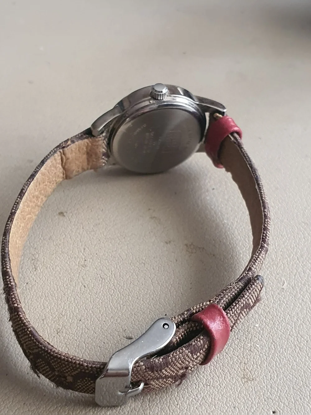 🦋10/$20🦋 Faded Glory Silver Nylon Leather Women's Watch